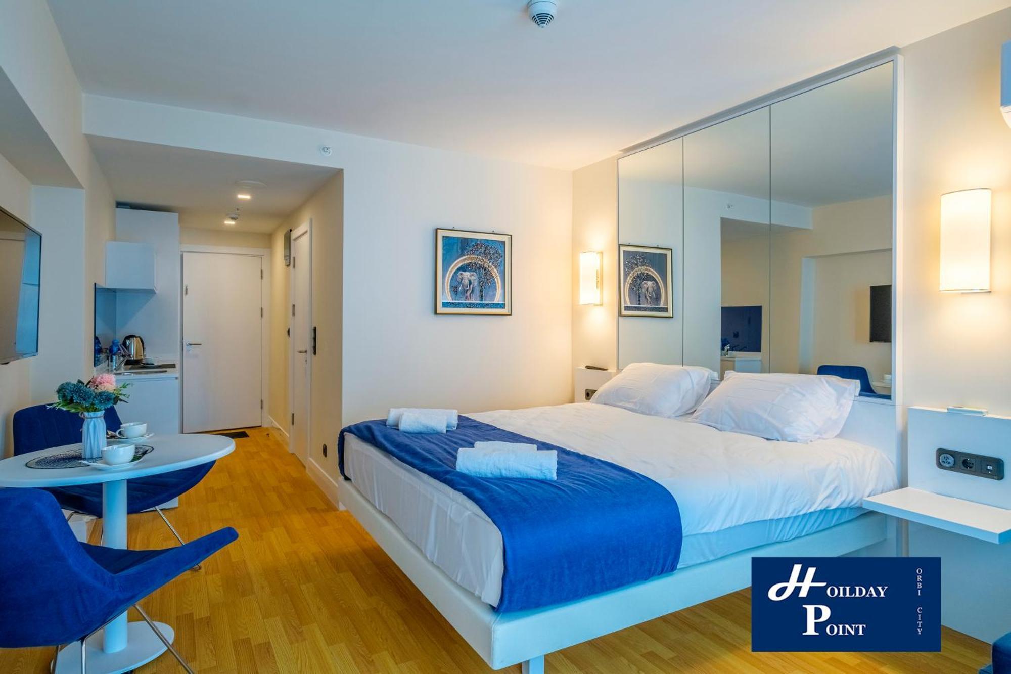 Holiday Point Orbi City Батуми Екстериор снимка