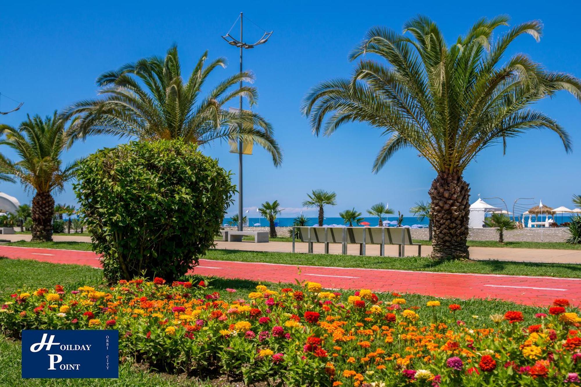 Holiday Point Orbi City Батуми Екстериор снимка